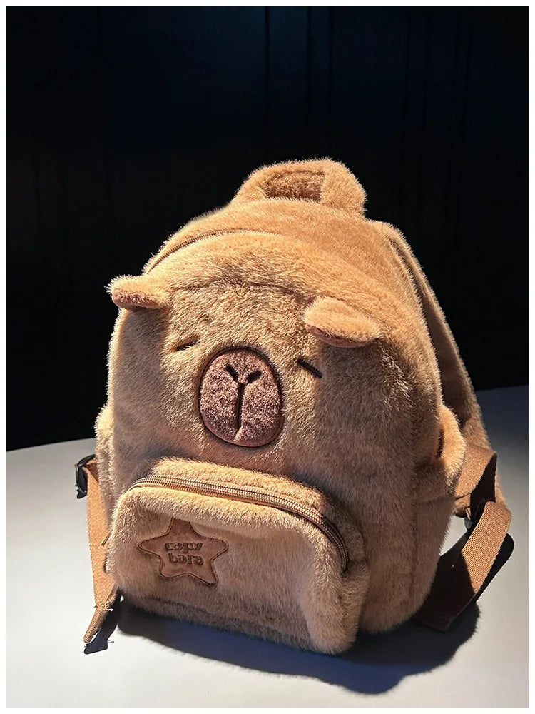 Flauschiger Capy-Rucksack