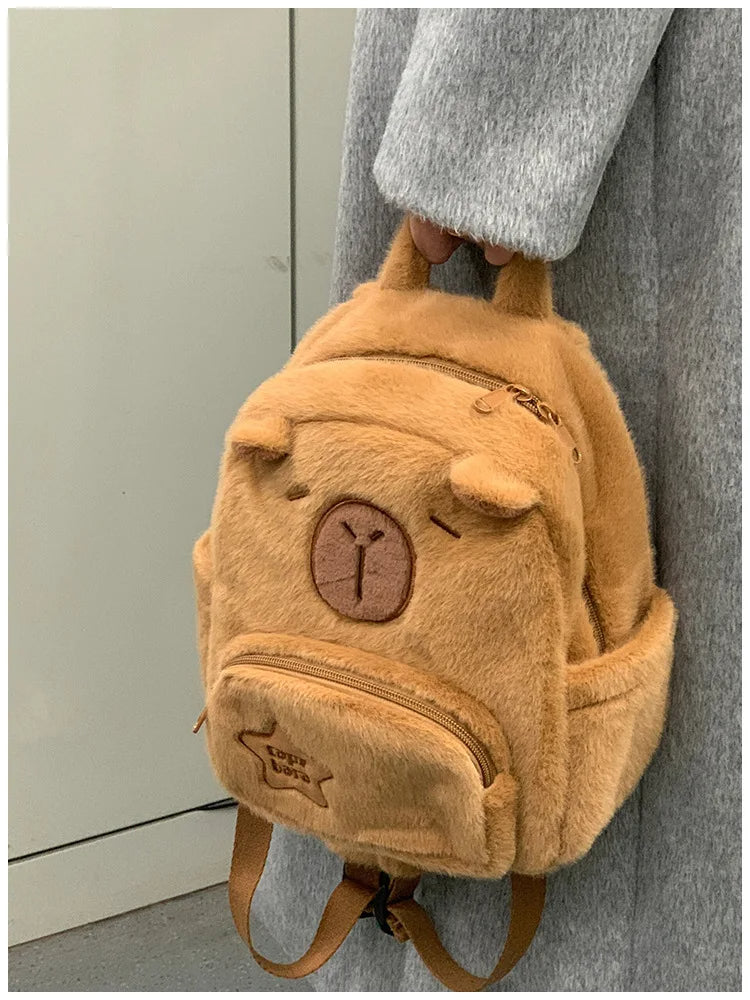 Flauschiger Capy-Rucksack