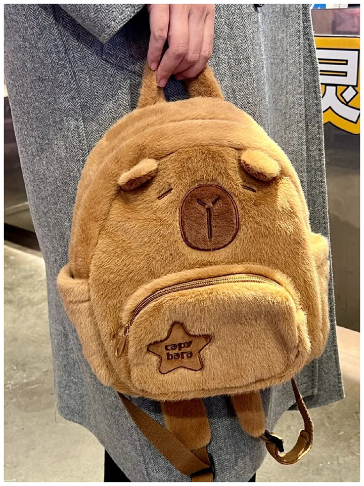 Flauschiger Capy-Rucksack